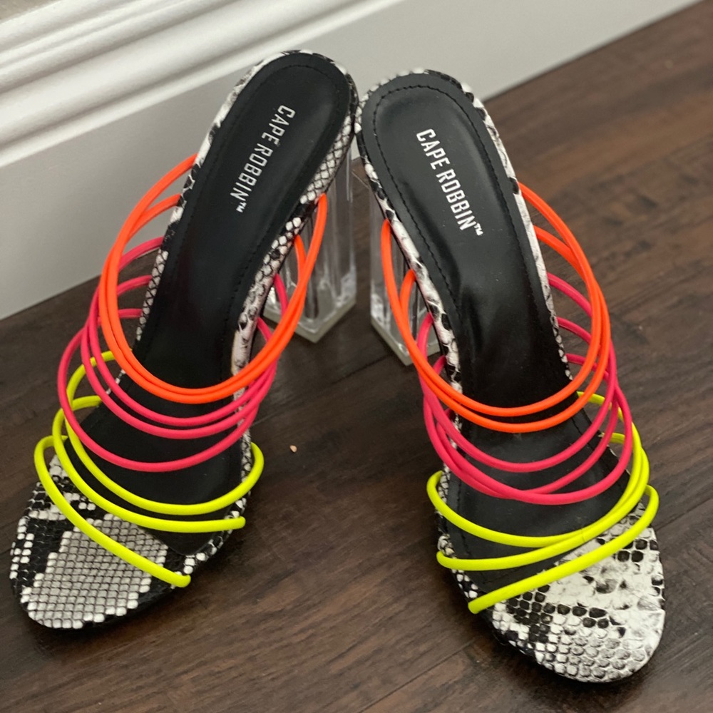 Cape robbin Heels